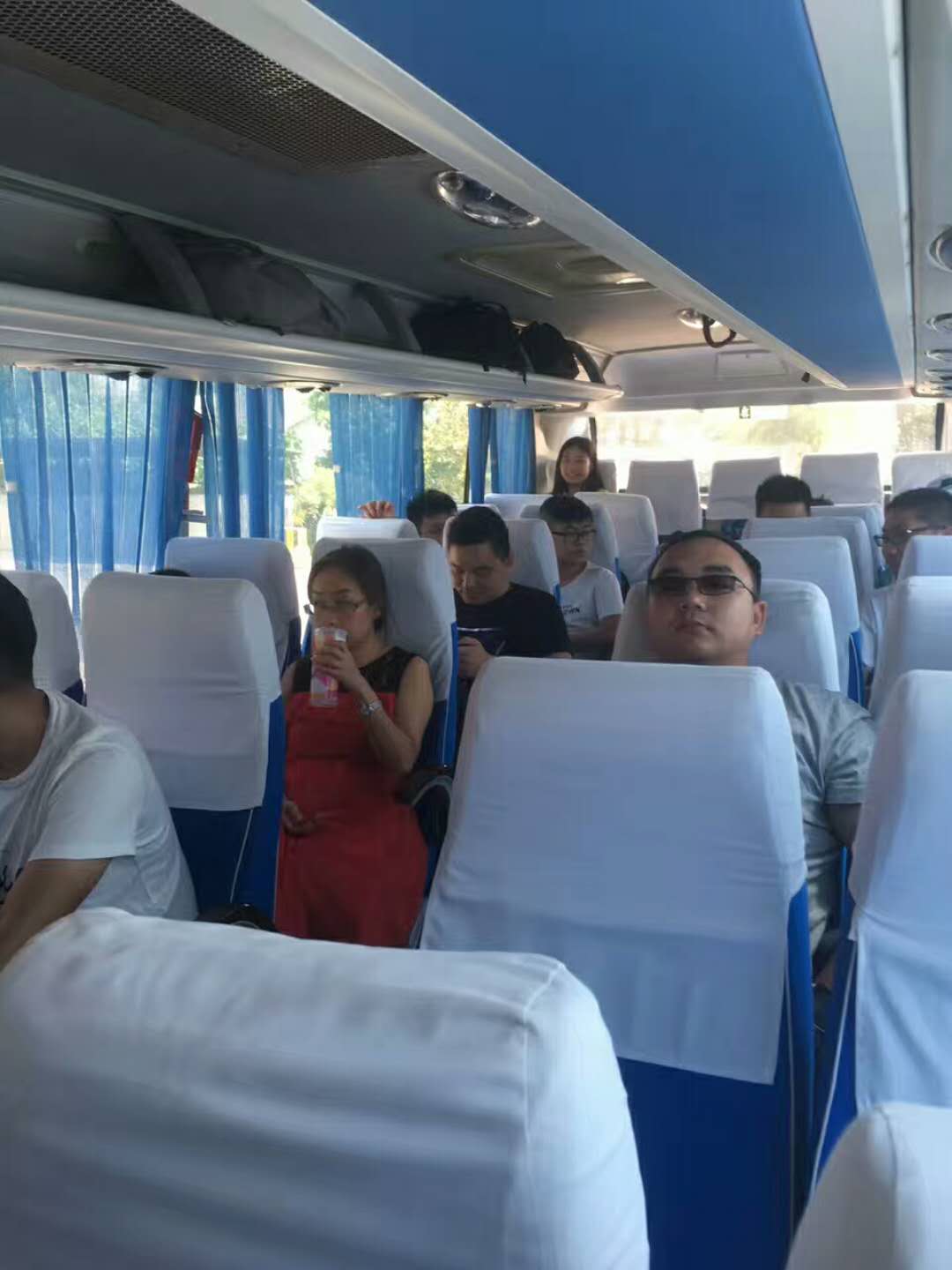 德才科技安吉旅游出發(fā)咯